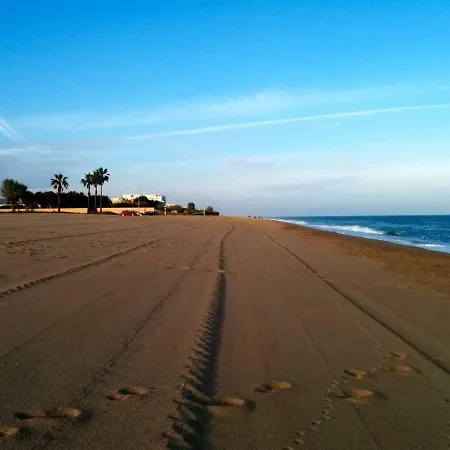 Cozy Near To Beach, 5 Pax, *