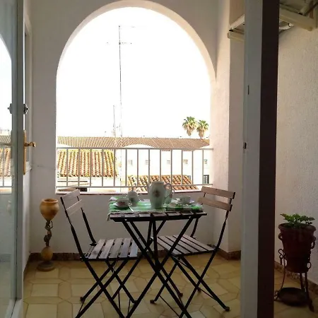 Cozy Near To Beach, 5 Pax, Apartment